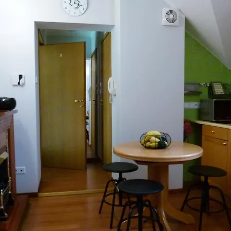 Bb Nad Kryniczanka Apartman *